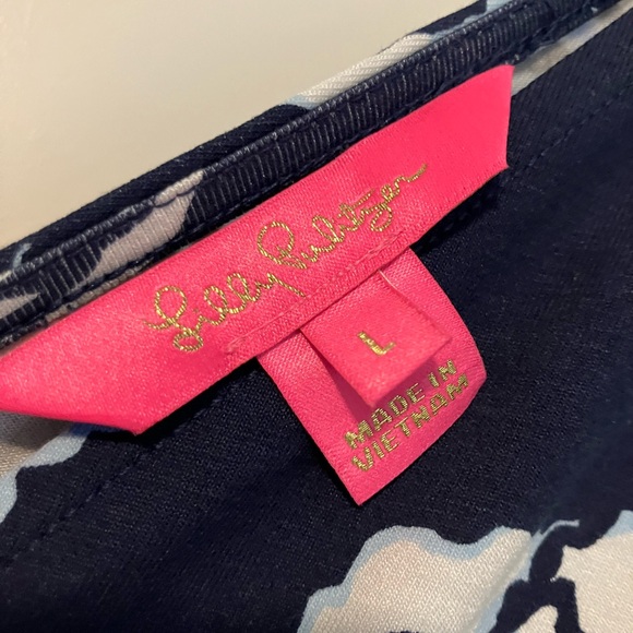 Lilly Pulitzer Riza Long Sleeve Romper - Low Tide Navy
Bouquet All Day - Picture 4 of 4